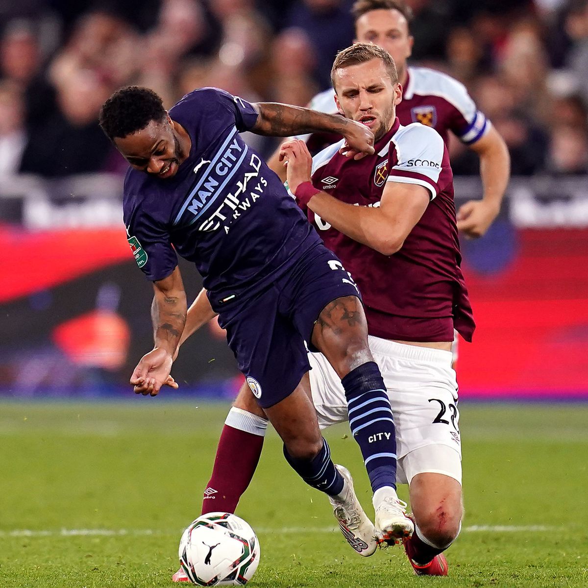 0_West-Ham-United-v-Manchester-City-Carabao-Cup-Fourth-Round-London-Stadium