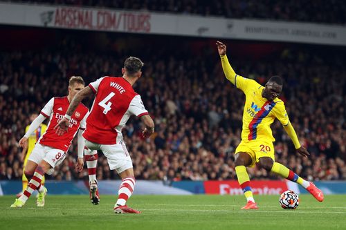 2021-10-18T193131Z_181762941_UP1EHAI1I8H7I_RTRMADP_3_SOCCER-ENGLAND-ARS-CRY-REPORT