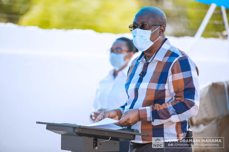 John-Mahama-nose-mask