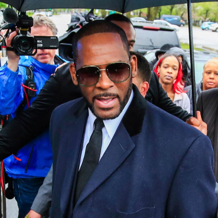 R.-Kelly-Protest-2-1024x1024