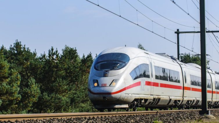 Train-754x424
