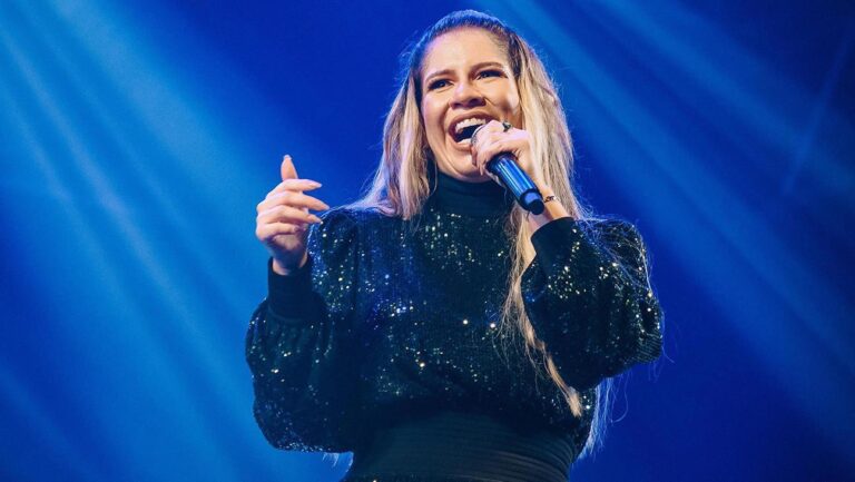 marilia-mendonca-brazilian-singer-and-latin-grammy-winner-dies-in-plane-crash-at-26