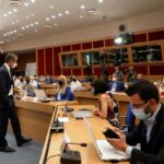 2021-08-12T135613Z_1883947425_RC2K3P9QXPV9_RTRMADP_3_CLIMATE-WILDFIRES-GREECE-PM-1