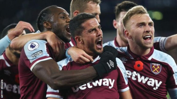 Westham-players-celebrate-754x424
