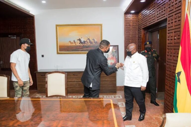 Chance-The-Rapper-and-Vic-Mensa-meets-with-President-Akufo-Addo-1-1024x682