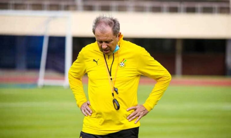 Milovan-Rajevac-Black-Stars-yellow