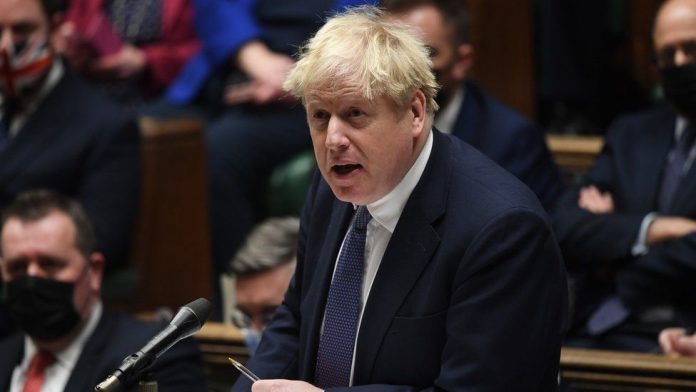4-of-boris-johnsons-key-aides-quit-marking-latest-blow-for-the-uk-pm-696x392
