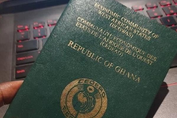 823202083604-rvmypdb553-passport-e1598206074644