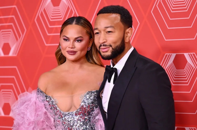 Chrissy-Teigen-642x424