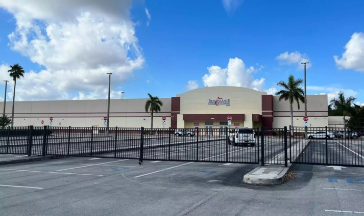 a-13-year-old-florida-girl-is-suing-her-school-and-instagram--713x424