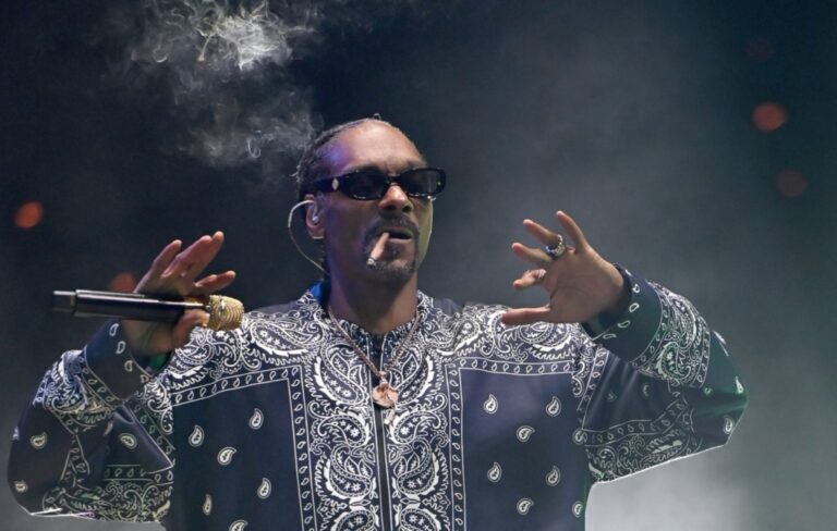 Snoop-Dogg-Performing-live-1024x650