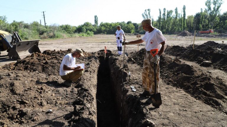 Ukraine-Mass-graves-of-NKVD-victims-were-discovered-Body-in