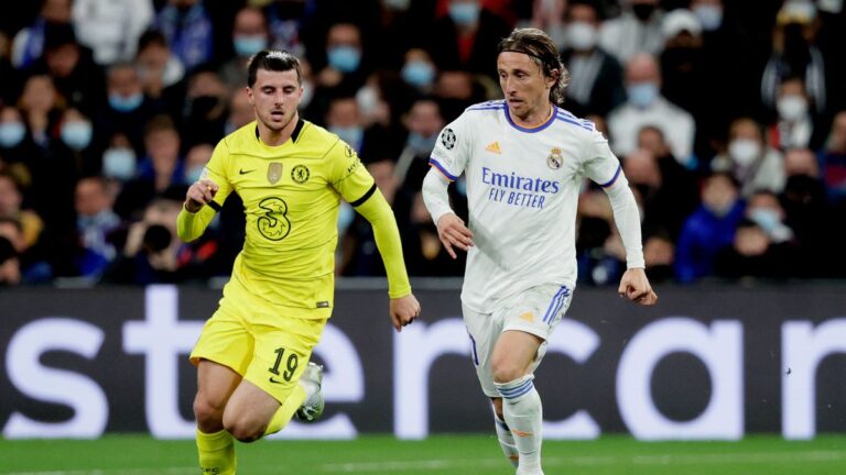 0_GettyImages-1239940322