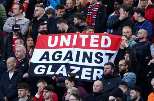 412202251629-0f730m4yxs-manchester-united-220402-glazerbanner-g-1050