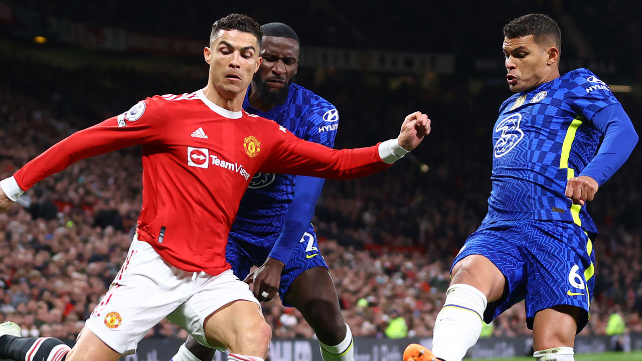 Cristiano-Ronaldo-saves-ManUtd-against-Chelsea