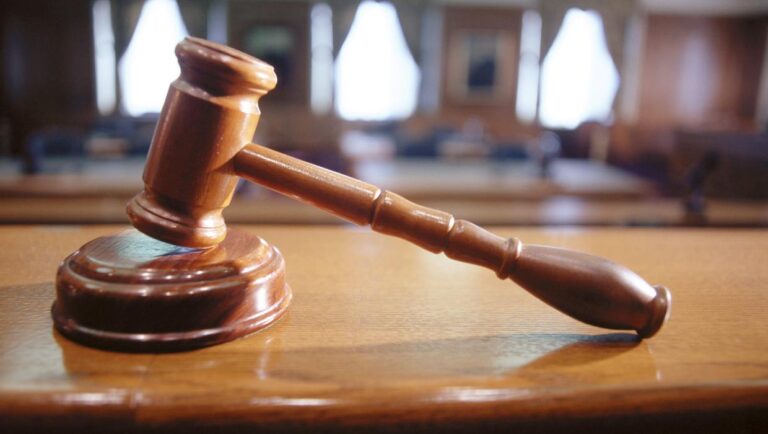 courts-gavel