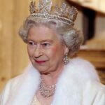 queen-elizabeth-2002