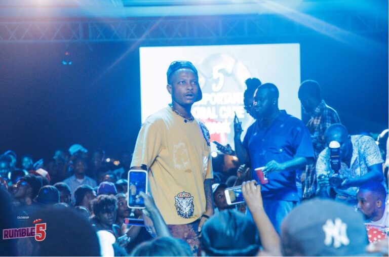 Performance-at-Pepsodent-event