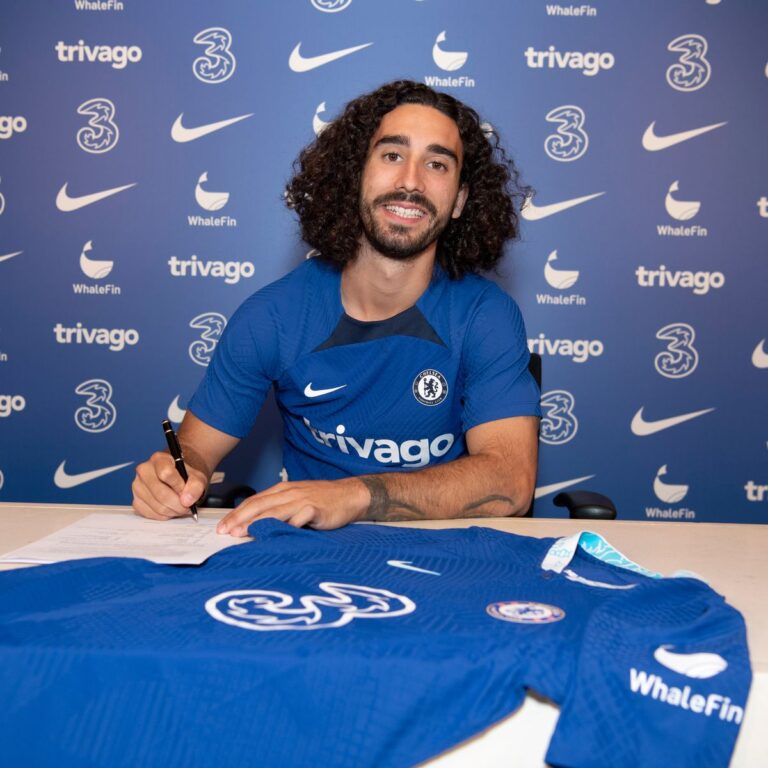 0_Cucurella-Chelsea-shirt