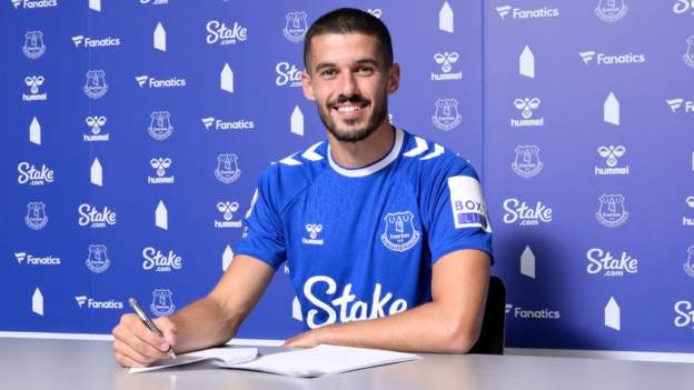 _126249613_gettyimages-1413676492