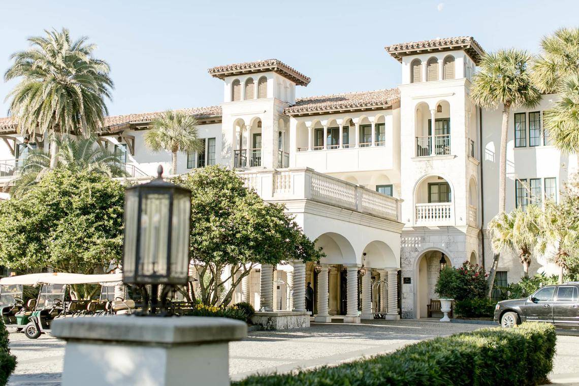 the-cloister-entrance-sea-island-fb-credit-lindsay-stewart-photography-the-southern-c